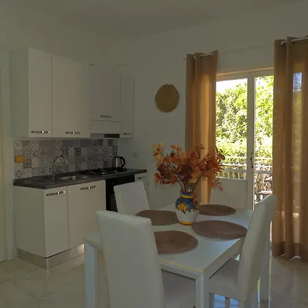 Dolphin House Apartment