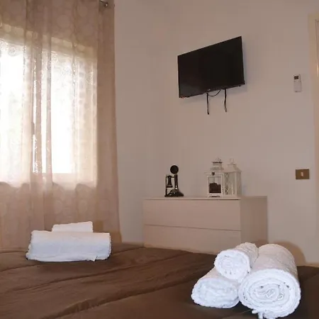Dolphin House Apartment *